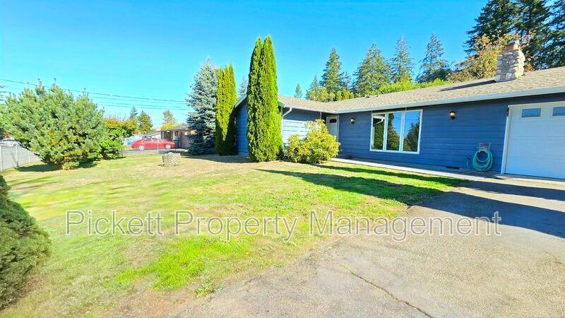 2977 Hoover Ave Se - Photo 3 of 38