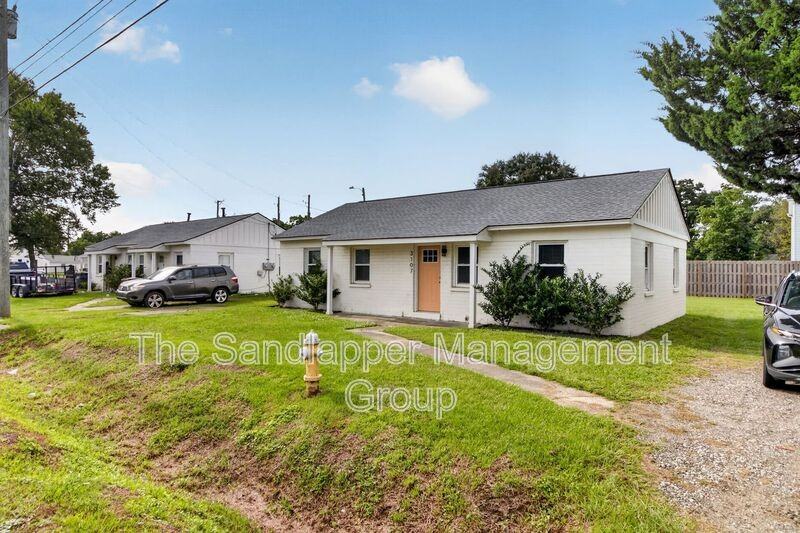 3107 Azalea Dr - Photo 4 of 32