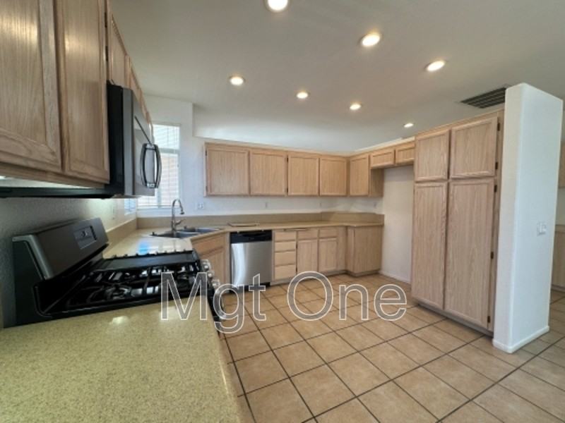 27890 Blaze Ln - Photo 4 of 18