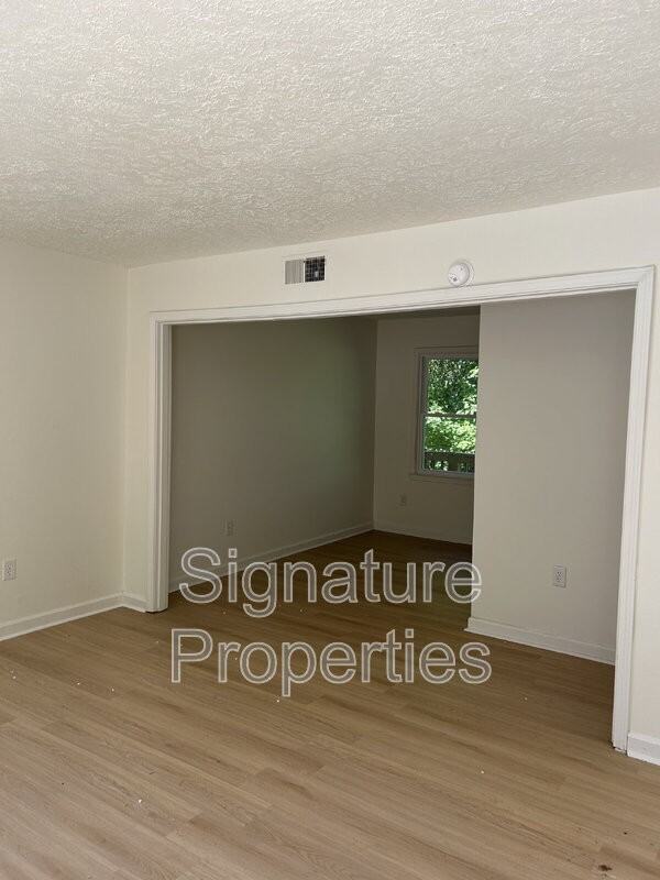 1055 Rives Rd #13 - Photo 3 of 13