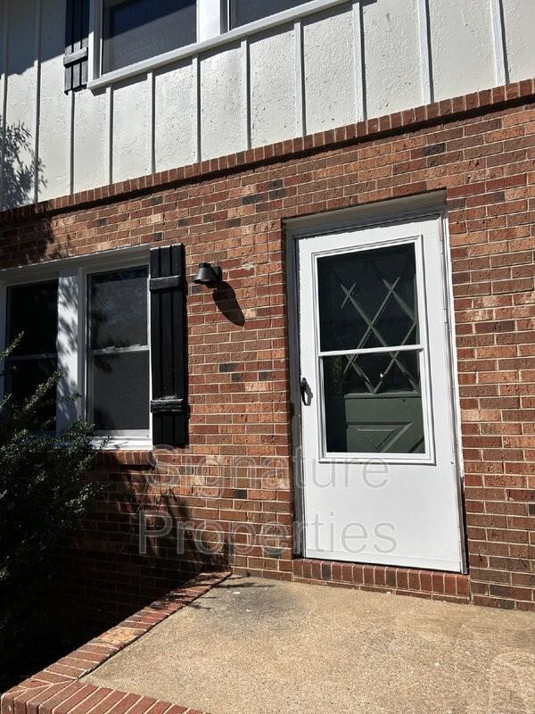 1055 Rives Rd #16 - Photo 2 of 12