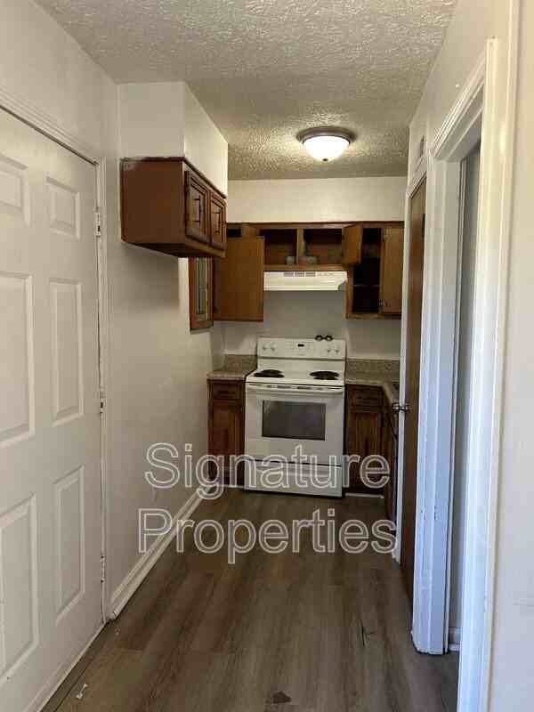 1055 Rives Rd #16 - Photo 6 of 12