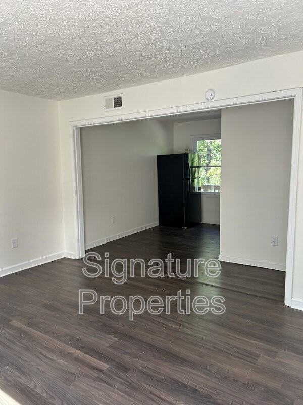 1055 Rives Rd #18 - Photo 3 of 15