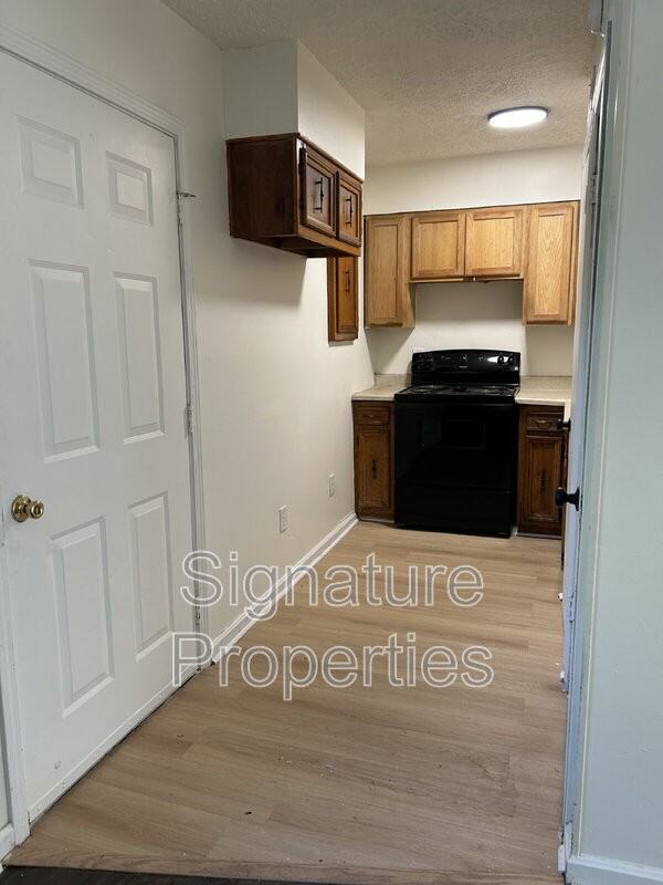 1055 Rives Rd #18 - Photo 7 of 15