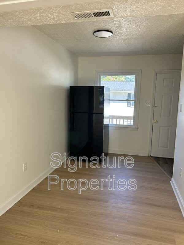 1055 Rives Rd #3 - Photo 5 of 15