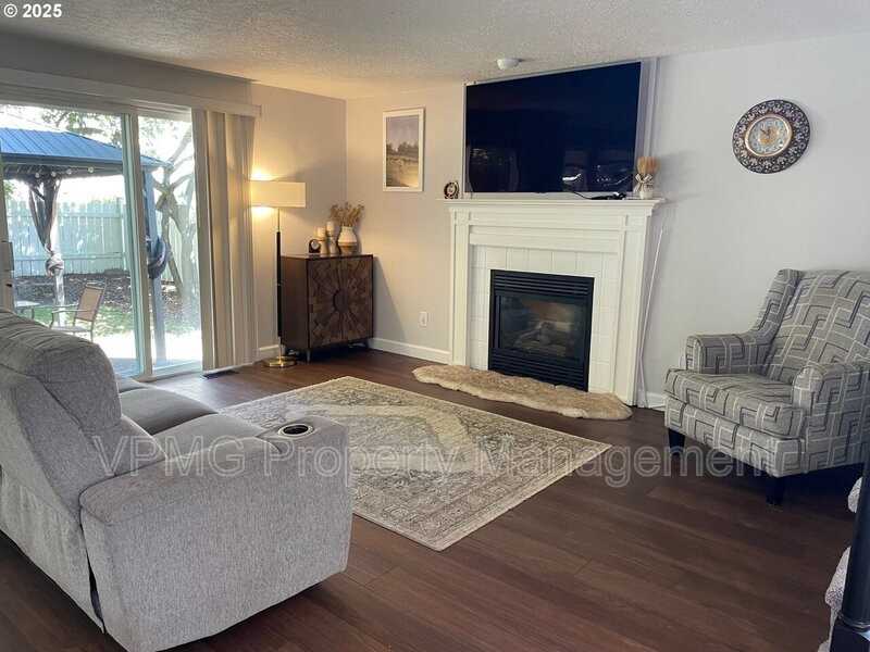 16802 Se 32nd St - Photo 3 of 41