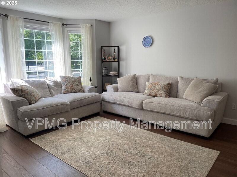 16802 Se 32nd St - Photo 4 of 41