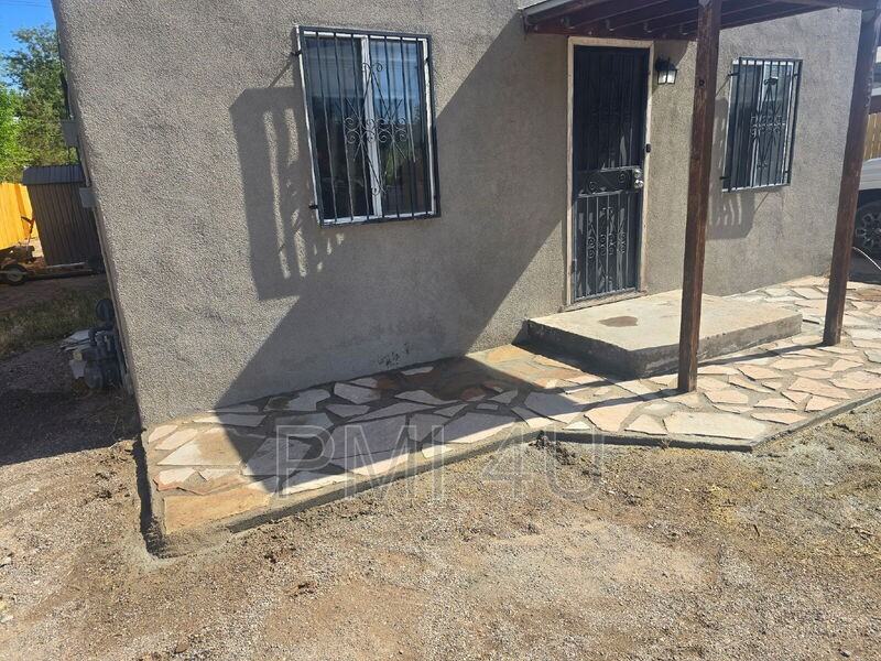 1733 Indian School Rd Nw - Photo 4 of 28