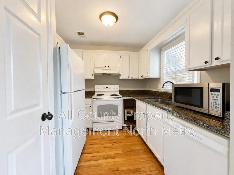 147 Holcomb Ferry Rd - Photo 4 of 15