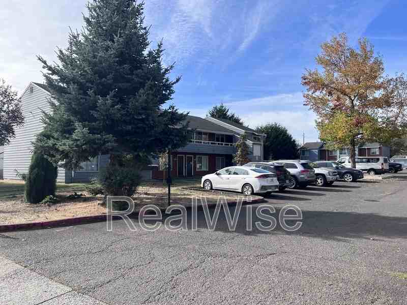 2467 Se 135th Ave - Photo 2 of 22
