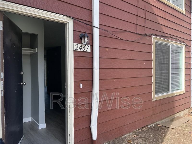 2467 Se 135th Ave - Photo 5 of 22