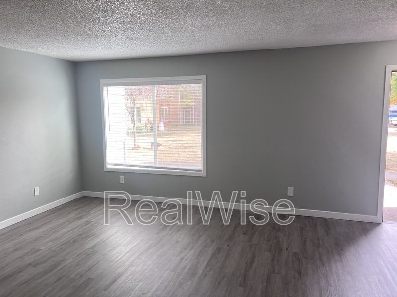 2467 Se 135th Ave - Photo 6 of 22