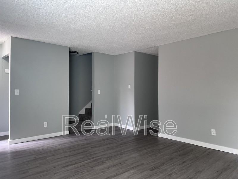 2467 Se 135th Ave - Photo 7 of 22
