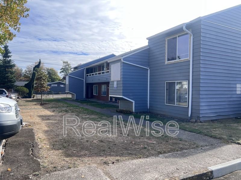 2349 Se 135th Ave - Photo 3 of 25