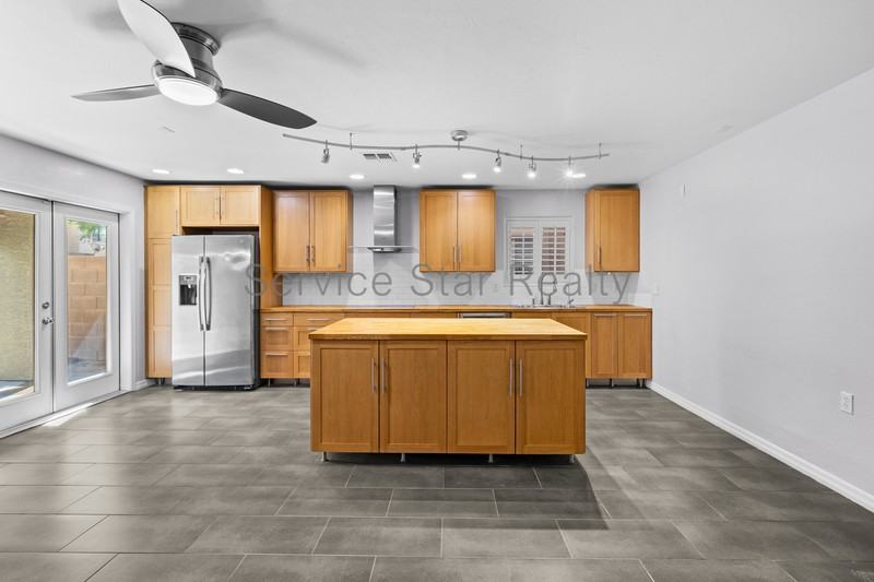 15649 N 29th Pl - Photo 6 of 23