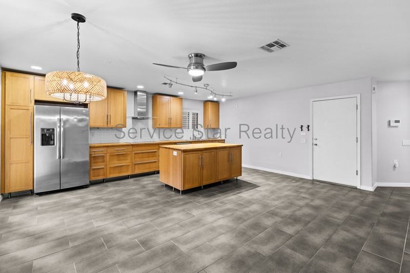 15649 N 29th Pl - Photo 7 of 23