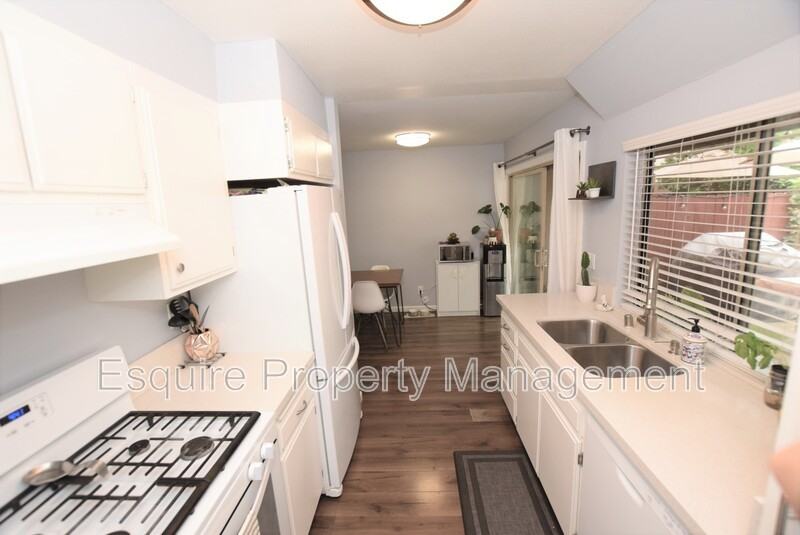 1127 Ibex Sq - Photo 5 of 20