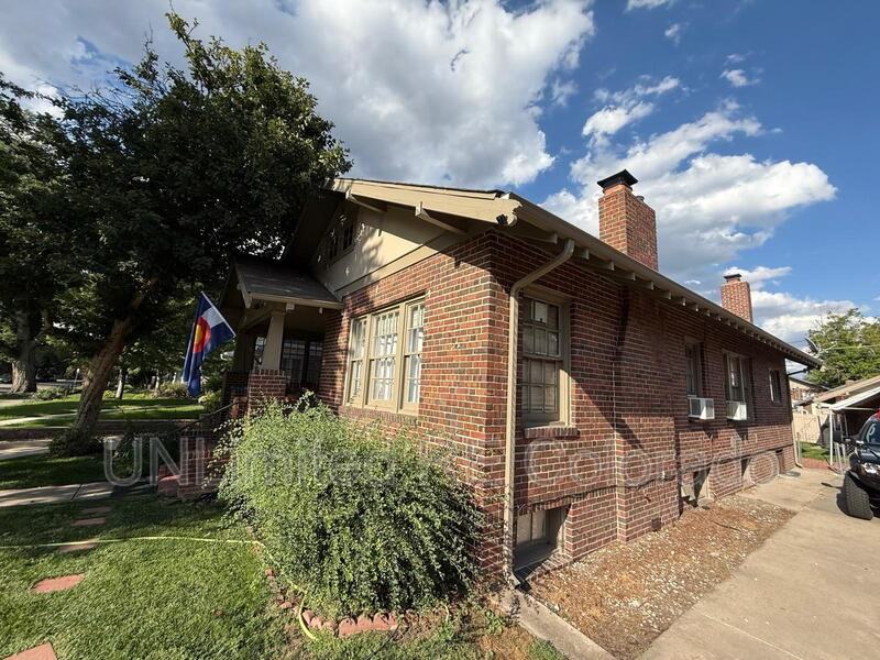 340 N Ogden St - Photo 4 of 17