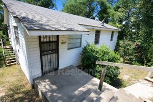 featured image of 913 13th St