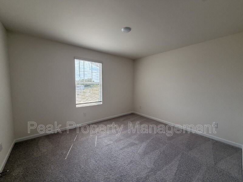3533 Fellowship Rd - Photo 4 of 40