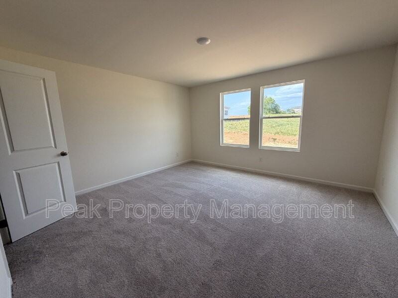 3533 Fellowship Rd - Photo 7 of 40