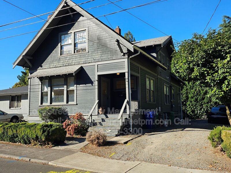 2535 Se Monroe St #A - Photo 2 of 28