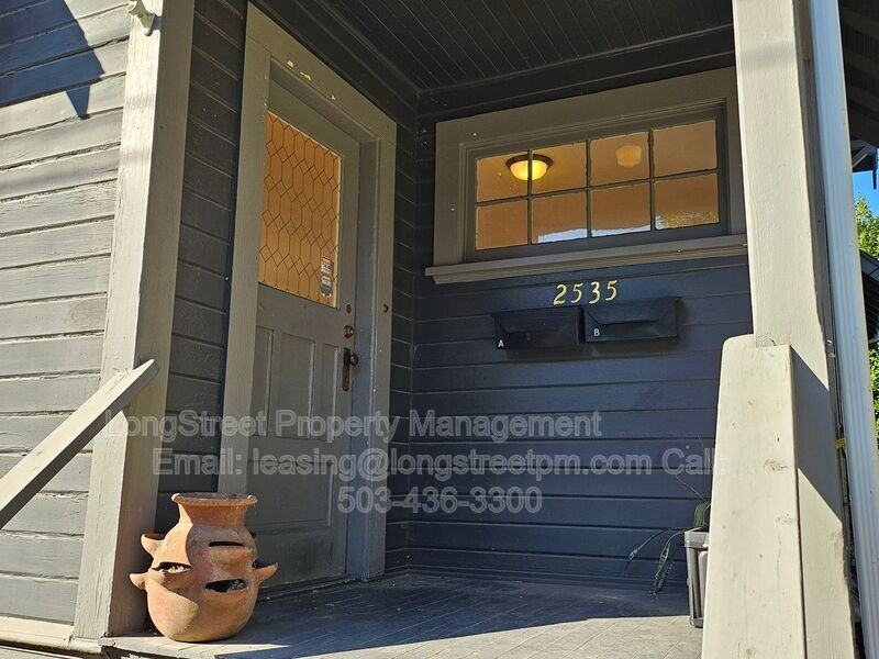 2535 Se Monroe St #A - Photo 3 of 28
