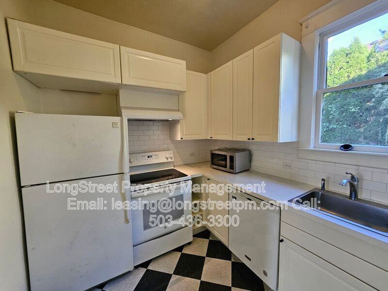 2535 Se Monroe St #A - Photo 6 of 28
