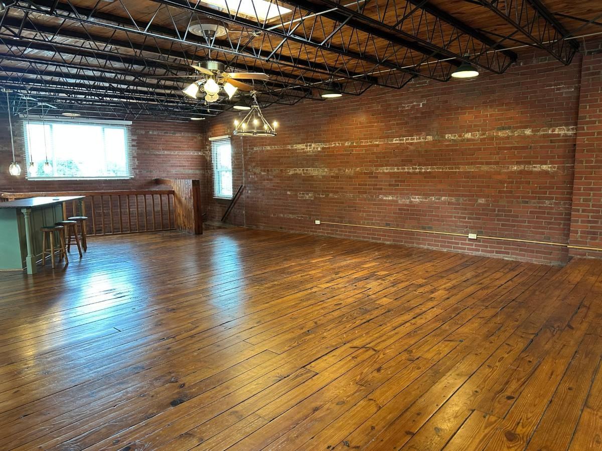 1405 Main St #1 - Photo 5 of 20