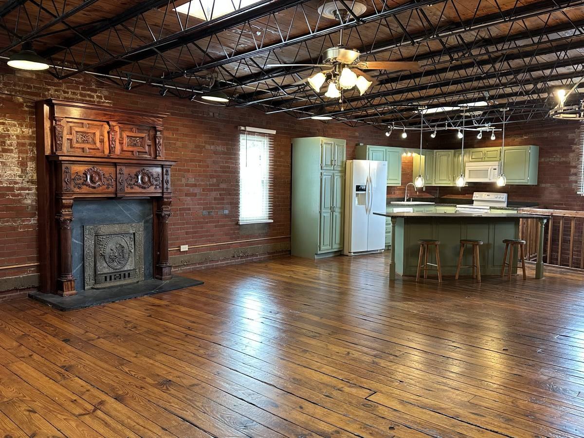 1405 Main St #1 - Photo 6 of 20