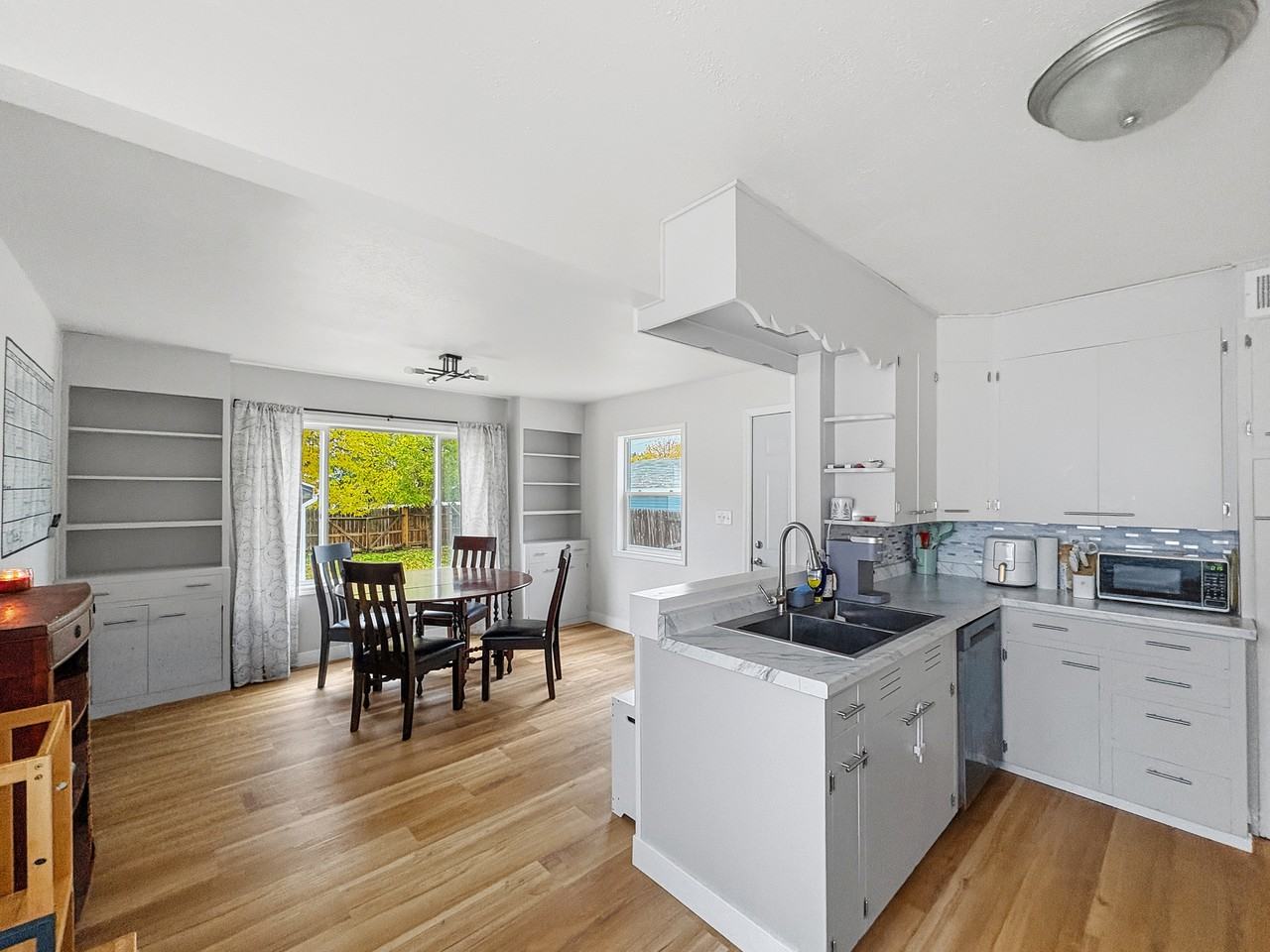 523 16th St Nw #523 - Photo 4 of 18