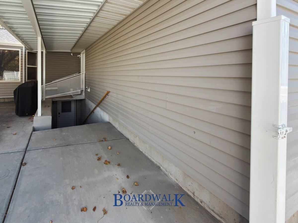 3068 W Elmwood Dr - Photo 6 of 20