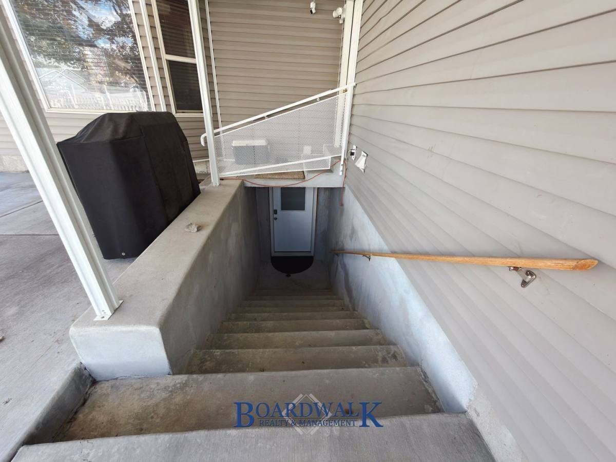 3068 W Elmwood Dr - Photo 7 of 20