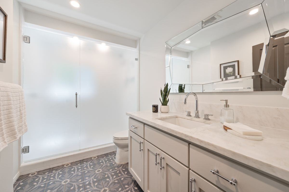 601 Michigan Blvd - Photo 2 of 50