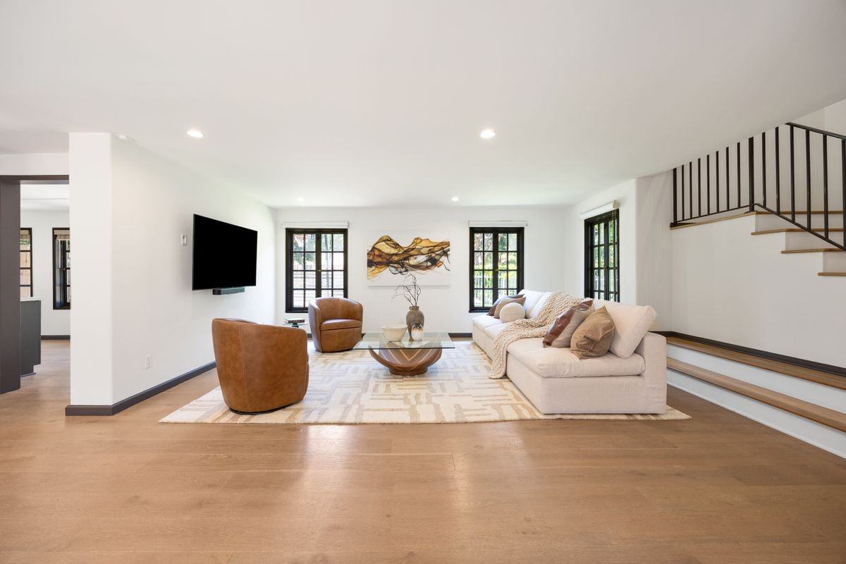 601 Michigan Blvd - Photo 4 of 50