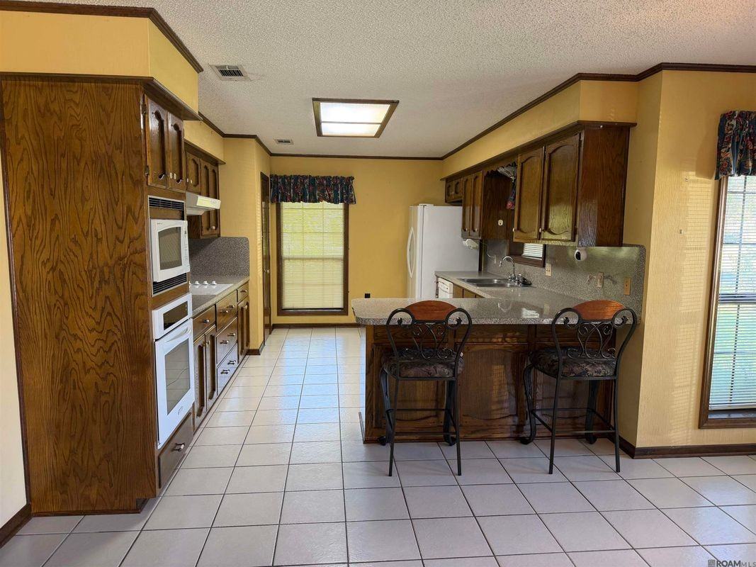 16323 Shetland Ave - Photo 7 of 13