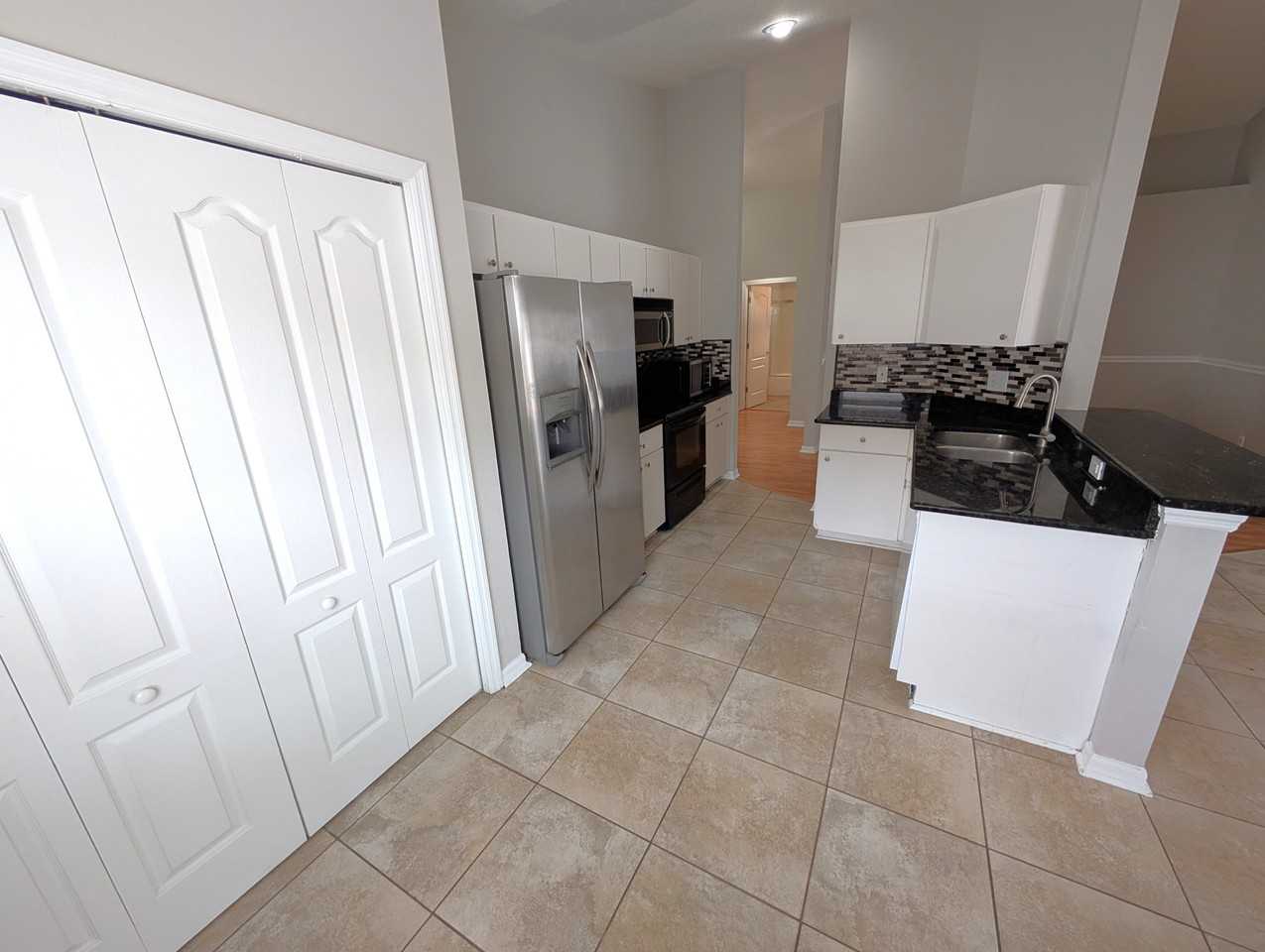 913 Stallion Way - Photo 4 of 19