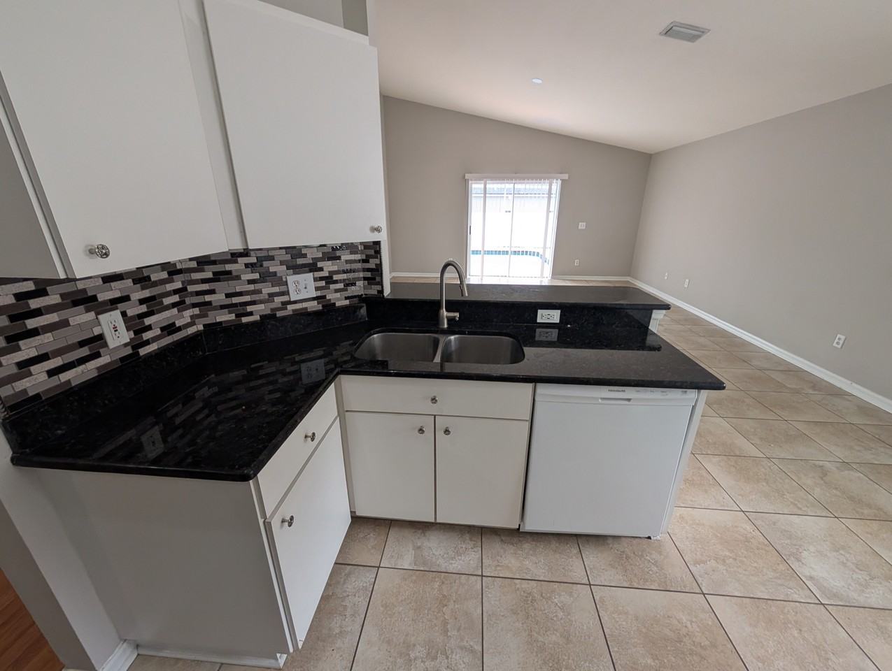 913 Stallion Way - Photo 6 of 19