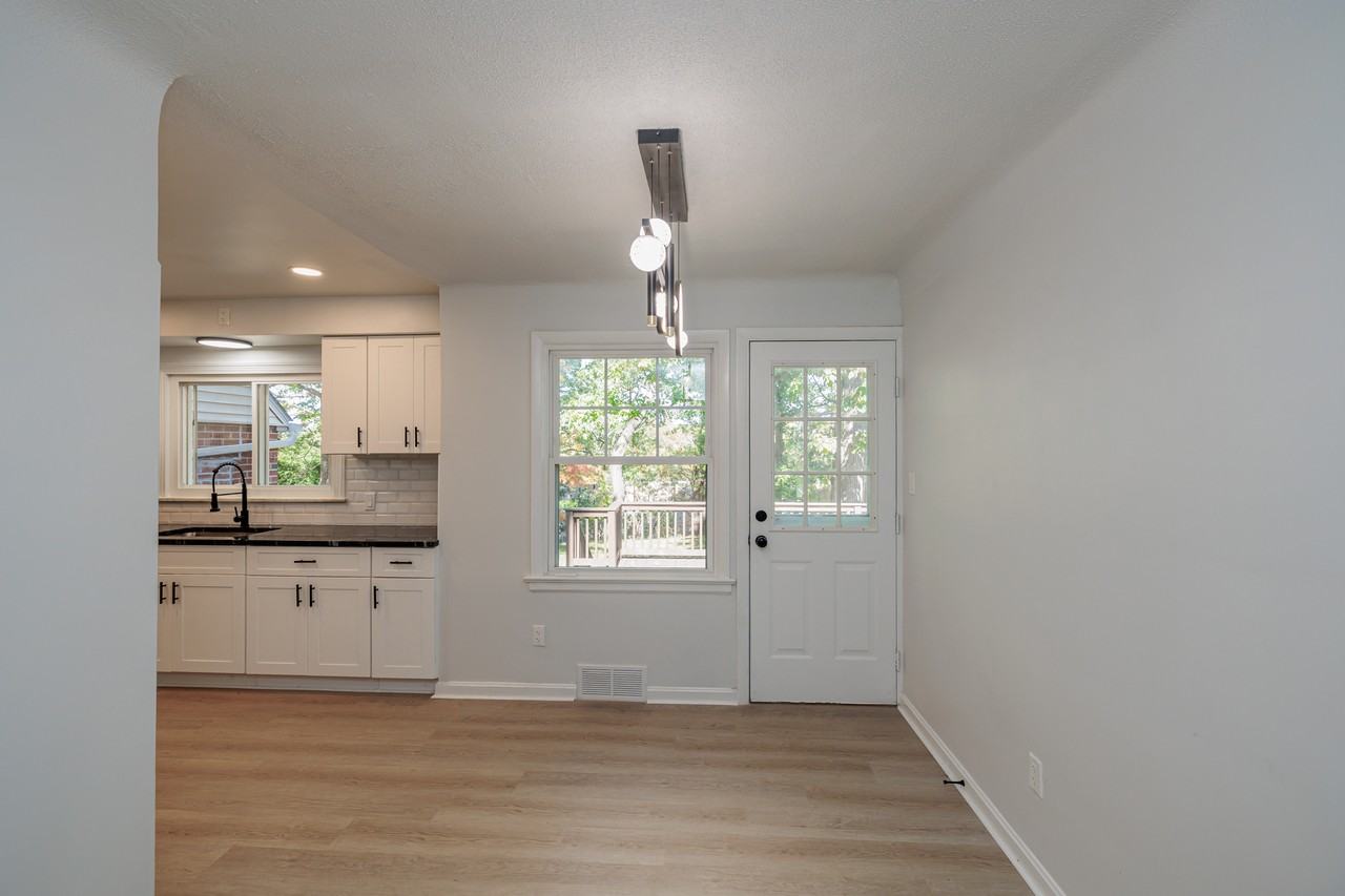 17917 Mccracken Rd - Photo 7 of 30