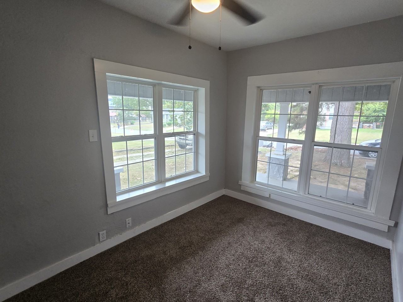 501 W 24th St - Photo 5 of 22