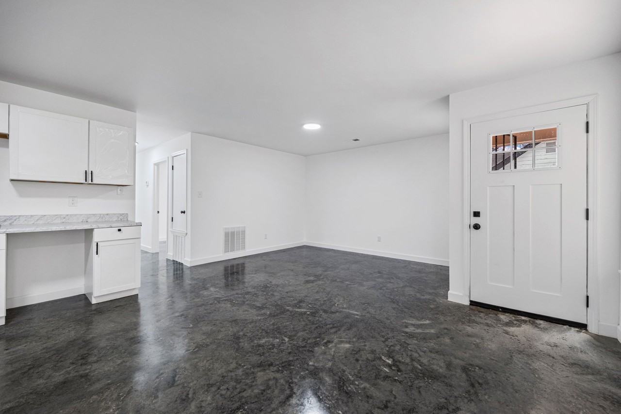 778 Hanley St - Photo 3 of 16