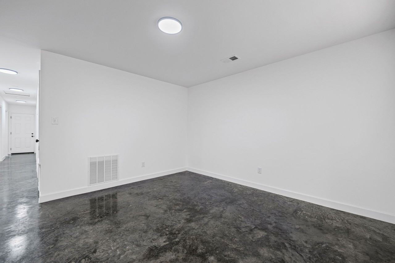 778 Hanley St - Photo 4 of 16