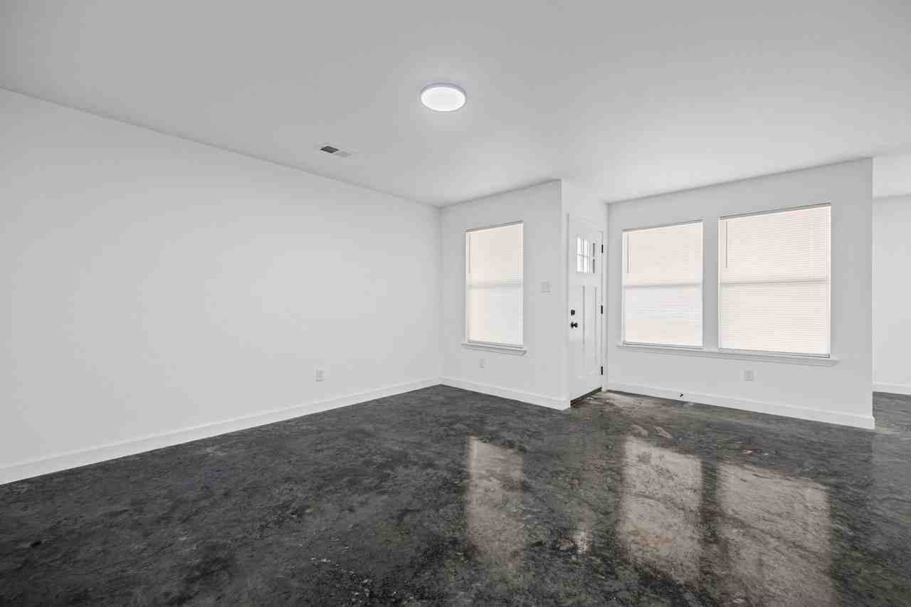 778 Hanley St - Photo 5 of 16