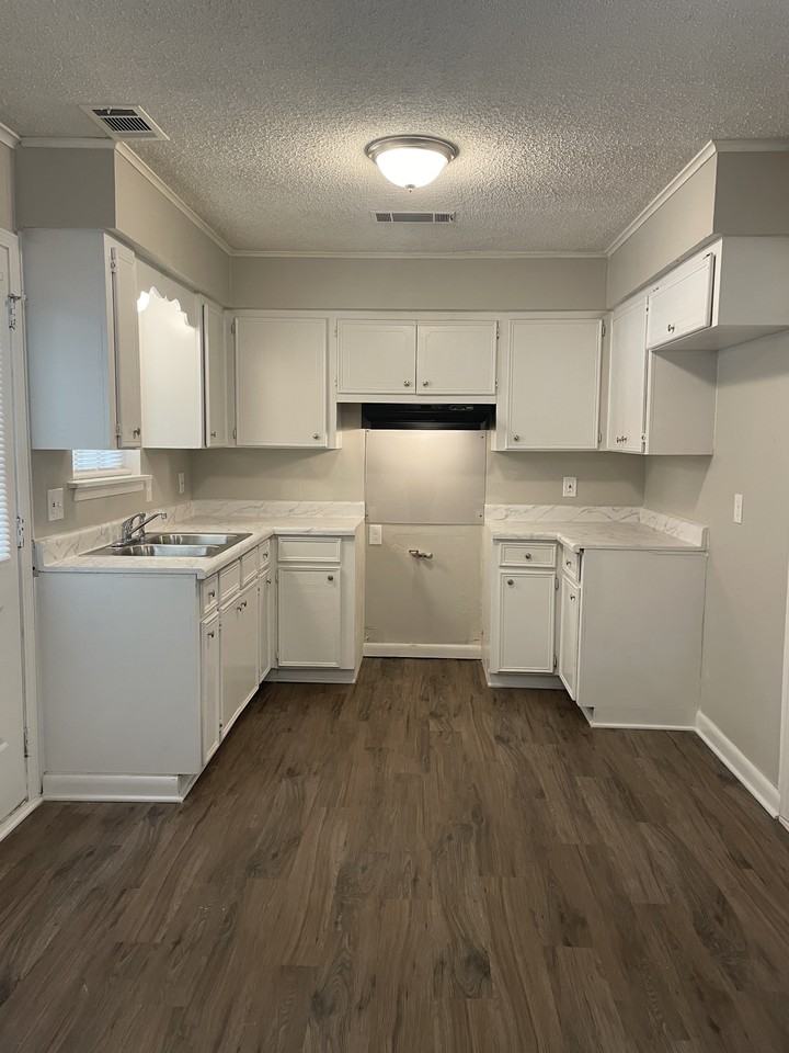 7312 Skylark Dr - Photo 4 of 12