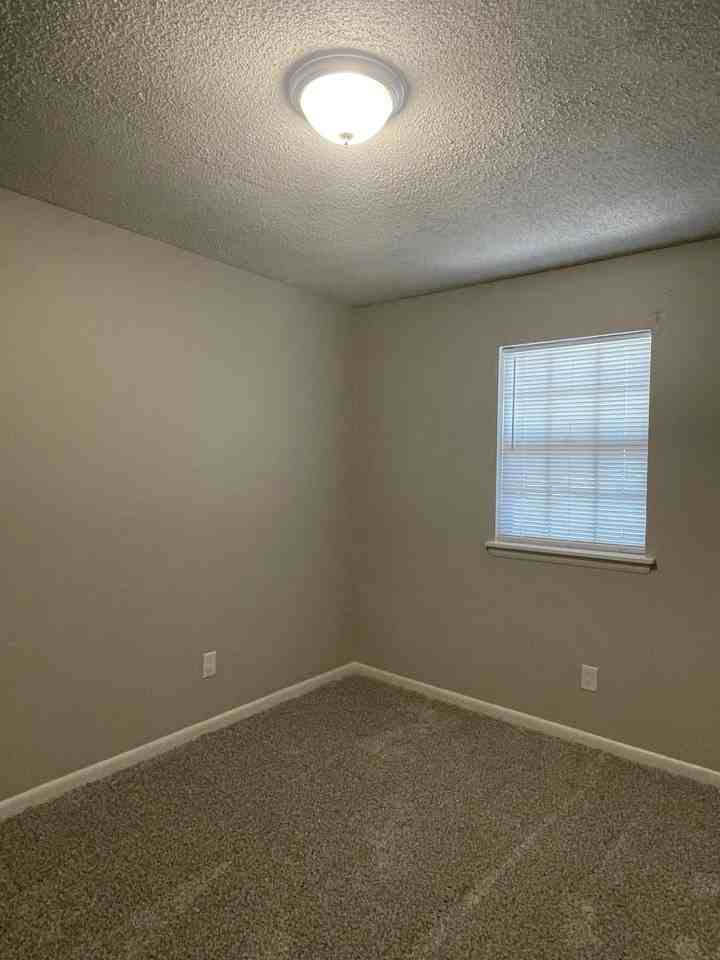 7312 Skylark Dr - Photo 5 of 12