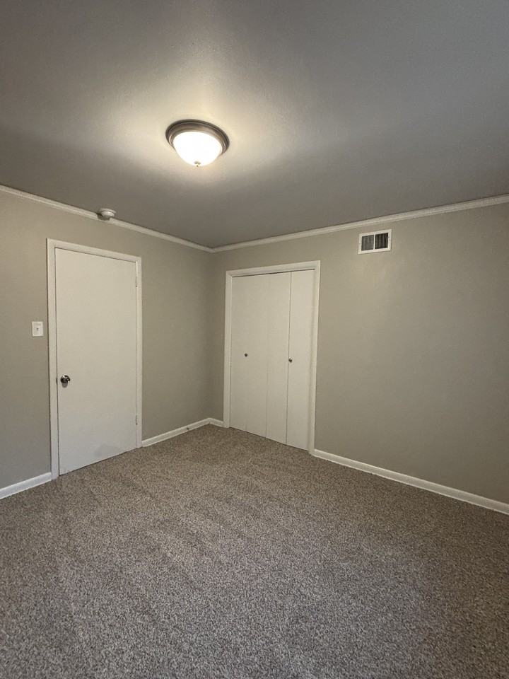 8 Diana Dr - Photo 7 of 18