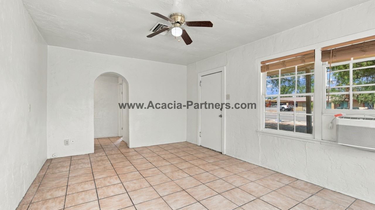 4418 E Seneca St #1 - Photo 4 of 15