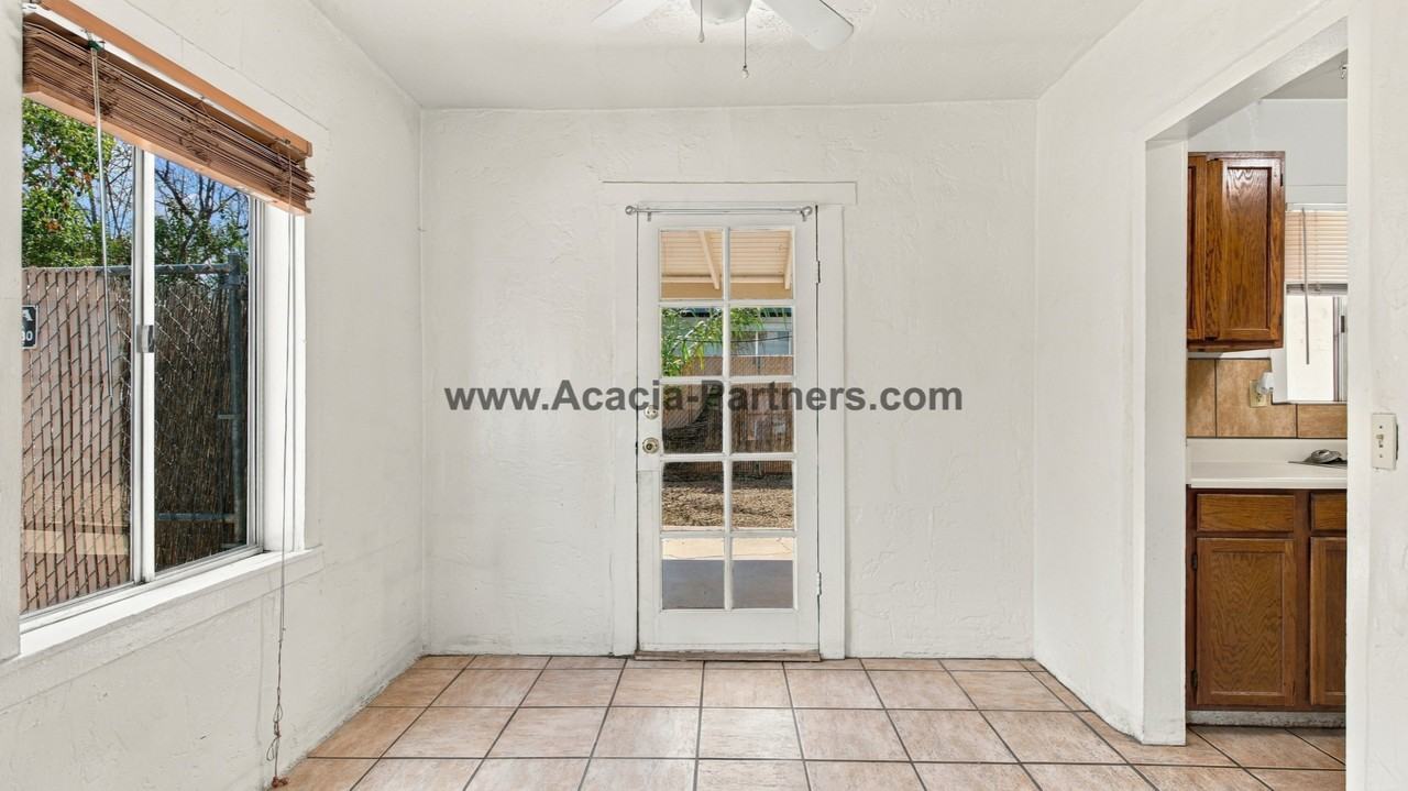 4418 E Seneca St #1 - Photo 5 of 15