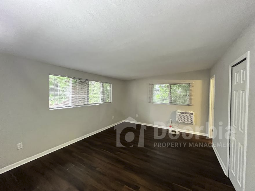 6335 Kimberly Ln - Photo 5 of 10