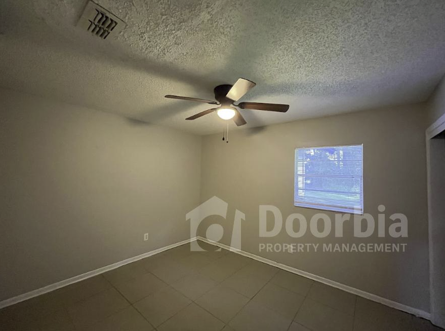 7498 Necia Dr S - Photo 7 of 14